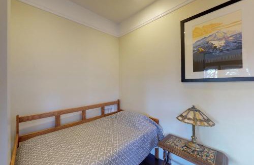 Eastsound House | 6 Bed 4 Bath Vacation home in Eastsound