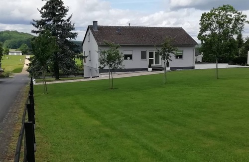 Stroheich Apartment | 6-bed apartment "Large apartment" - Apartment Eifelfreuden