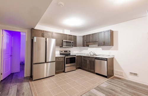 Thorold House | 6 Bed/Casino/Clftn Hill/Skylon Twr/Table Rock/Wine