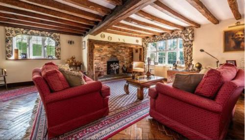 West Horsley Apartment | 6 Bed Mansion With Tennis Court & Swimming Pool