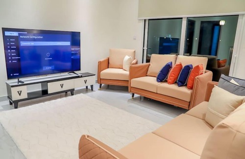 Doha Villa | 6 BED private villa luxury in the heart of The Pearl Island