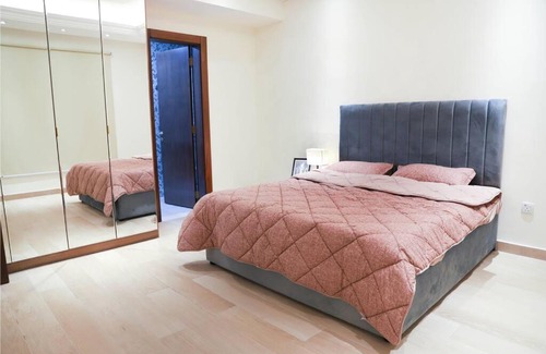 Doha Villa | 6 BED private villa luxury in the heart of The Pearl Island