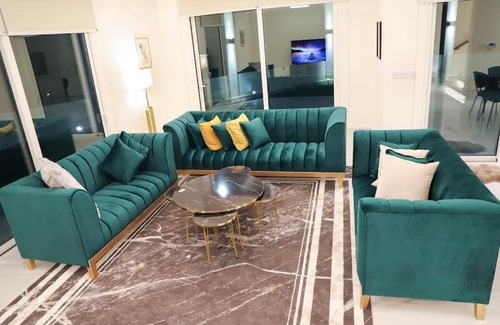 Doha Villa | 6 BED private villa luxury in the heart of The Pearl Island