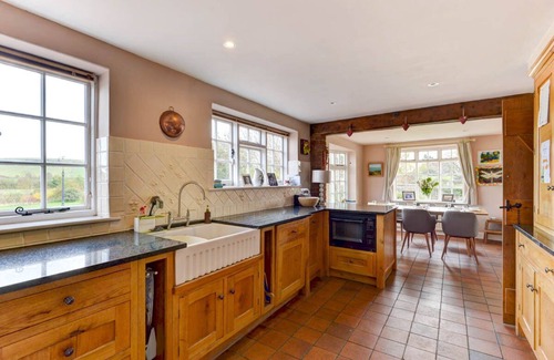 Upper Beeding House | 6 bed rural property with pool & tennis court