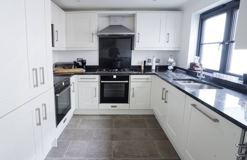 Cowes House | 6 Bed Town House w Roof Terrace - Central Cowes
