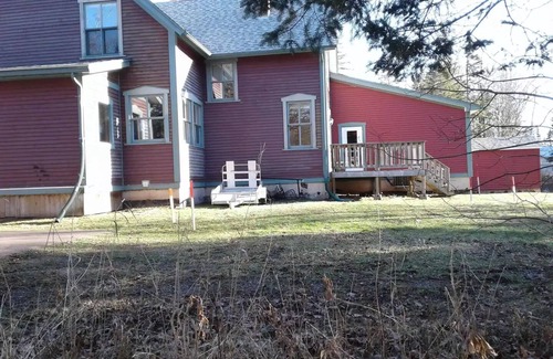 Stoney Creek House | 6 bedroom 2 bath country retreatn