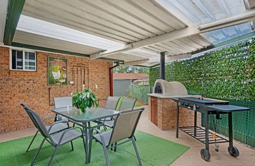 Mount Annan House | 6 Bedroom 3 Bath 2 Levels House