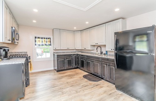 Perryville Other | 6 Bedroom 4 Bathroom 1870 Farmhouse. Right next to Great Wolf & Hollywood Casino