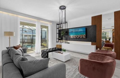 Campbell House | 6 Bedroom 5 Bathroom Storey Lake 4366 Rs