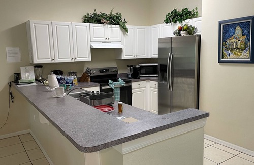 Cumbrian Lakes House | 6 Bedroom 5 Full Bath Private Home Located in a Gated Neighborhood
