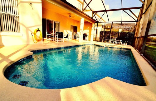 Cumbrian Lakes House | 6 Bedroom 5 Full Bath Private Home Located in a Gated Neighborhood