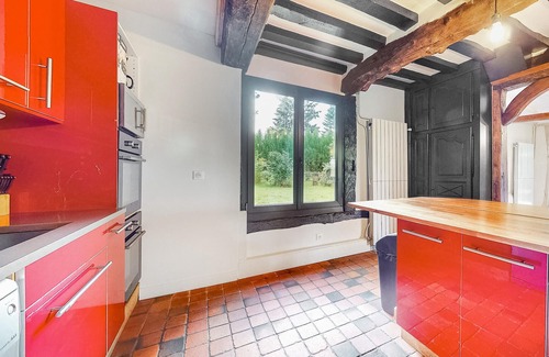 Fontaine-la-Louvet House | 6 bedroom accommodation in Fontaine-la-Louvet