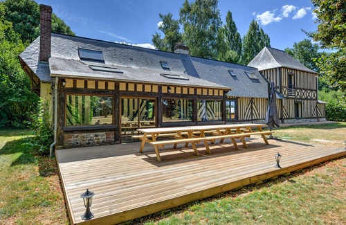 Fontaine-la-Louvet House | 6 bedroom accommodation in Fontaine-la-Louvet
