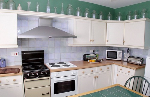 Barrow-on-Trent Cottage | 6 bedroom accommodation in Stenson, near Derby