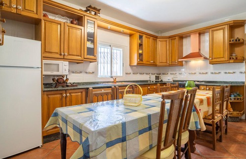 Oria House | 6 bedroom accommodation in El Campillo