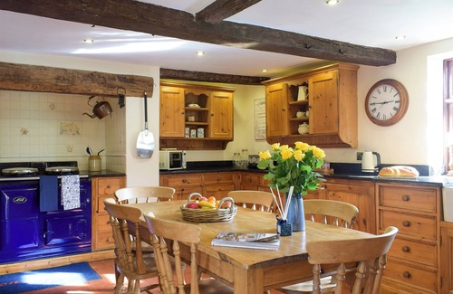 Loppington Cottage | 6 bedroom accommodation in Noneley, near Shrewsbury