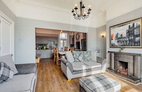 Southport Cottage | 6 bedroom accommodation in Southport