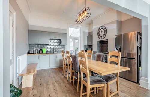 Southport Cottage | 6 bedroom accommodation in Southport