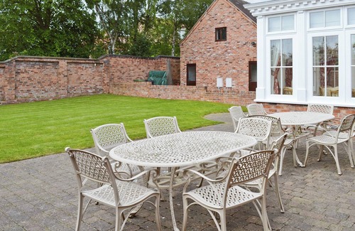 Swanwick Cottage | 6 bedroom accommodation in Swanick, near Alfreton