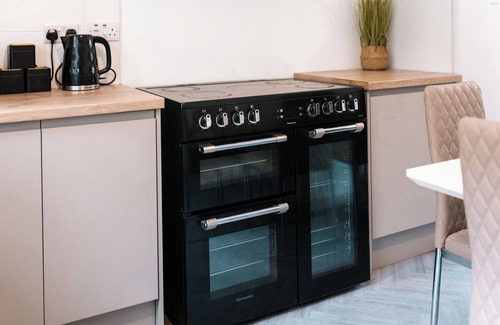 Desford Cottage | 6 bedroom accommodation in Desford