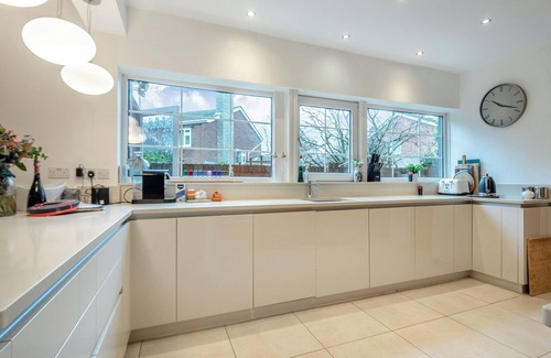 Alverstoke Cottage | 6 bedroom accommodation in Gosport