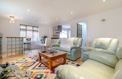 Claydon Cottage | 6 bedroom accommodation in Ipswich