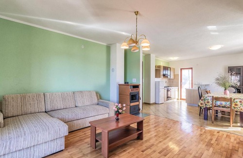 Bratulici House | 6 bedroom amazing home in Bratulici