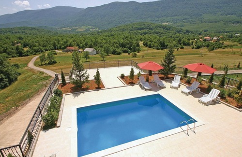Crni Kal House | 6 bedroom amazing home in Crni Kal