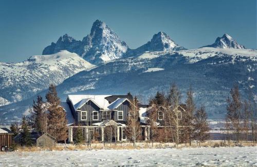 Driggs House | 6 Bedroom and Bonus Room Horseshoe Lane
