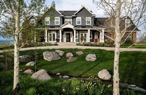 Driggs House | 6 Bedroom and Bonus Room Horseshoe Lane