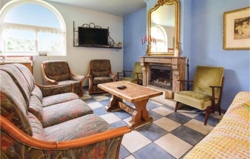 Ancourteville-sur-Hericourt House | 6 Bedroom Awesome Home In Hericourt-En-Caux