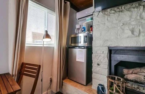 North Pacific Beach House | 6 Bedroom Beach Getaway Walk to Law Street Beach