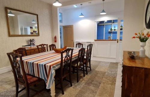 Westbourne Villa | 6 Bedroom Beachside Villa, sleeping 12