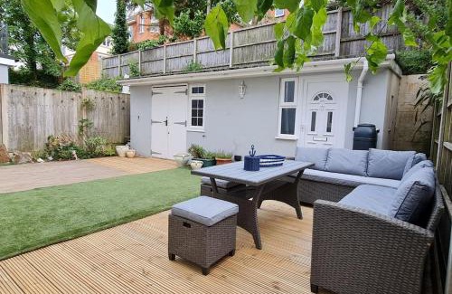 Westbourne Villa | 6 Bedroom Beachside Villa, sleeping 12