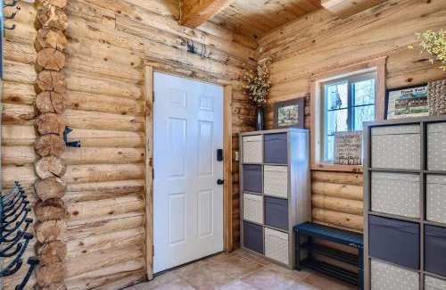 Timber Lakes House | 6 Bedroom Cabin by Xquisite Rentals