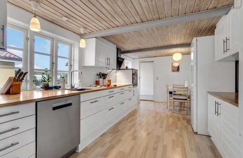 Dannemare House | 6 bedroom cozy home in Dannemare