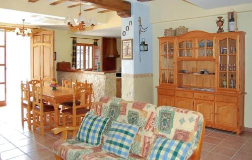 Cofrentes House | 6 Bedroom Cozy Home In Cofrentes - Ebv244