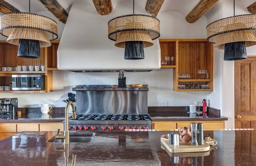 Santa Fe House | 6-bedroom Estate in Santa Fe's Sunlit Hills with Stunning Mountain Views