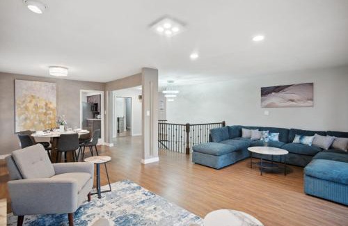 Killarney House | 6 Bedroom Family Home with Indoor Arcade, BBQ, Huge Backyard & Pickleball