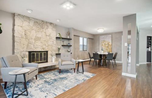 Killarney House | 6 Bedroom Family Home with Indoor Arcade, BBQ, Huge Backyard & Pickleball