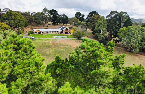 Mylor House | 6-bedroom farmhouse in Hahndorf, Adelaide Hills food and wine region