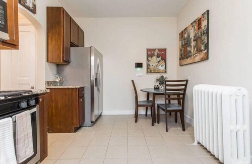 Libertyville House | 6 bedroom Home with 2 living spaces in DT Libertyville near Corp HQs & Naval Base