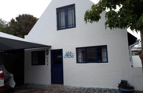 Sandbaai Apartment | 6 bedroom house and cottage