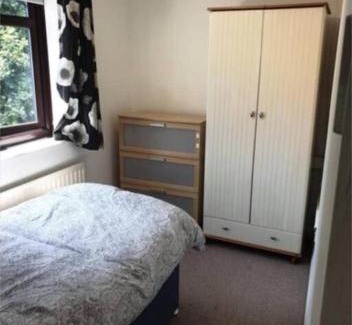 Kettering House | 6 Bedroom House For Corporate Stays in Kettering