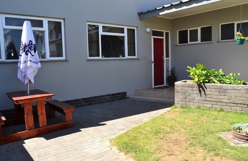 Walvis Bay House | 6 Bedroom House Walvis Bay, 15min walk to Lagoon, close to Town & Restaurants