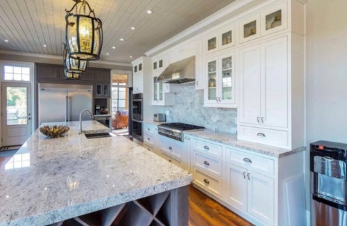 Pointe au Baril House | 6-Bedroom Luxury Estate with Resort Amenities and 5⭐️Fishing on Georgian Bay