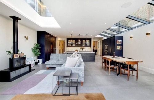 Thamesfield House | 6 Bedroom luxury home in West Putney