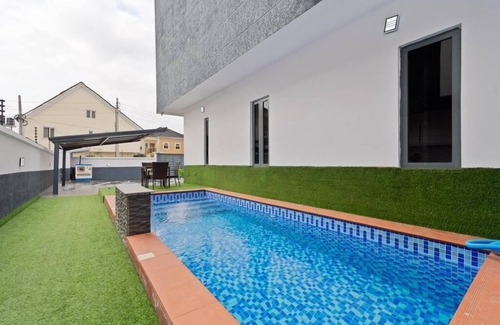 Lekki Phase 1 Villa | 6 bedroom mansion in lekki phase 1