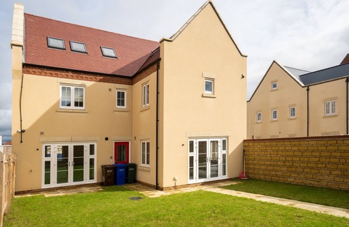 Bicester House | 6 Bedroom New Build Detached House in Bicester