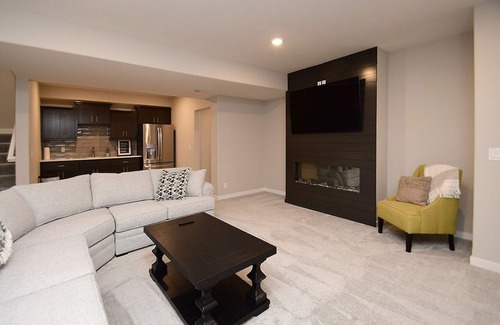 Elkhorn House | 6 Bedroom New Spacious Home (7beds)
